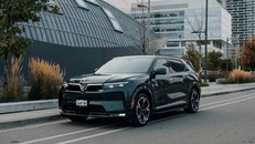 VinFast bàn giao hơn 12.100 ô tô điện trong tháng 3/2025 - Giữ vững vị thế hãng số 1 thị trường Việt Nam