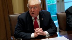 Trump sẽ có 'rào cản' mới với người tị nạn từ 11 quốc gia 