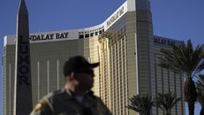 Tay súng Las Vegas đã bắn chết bảo vệ trước khi thảm sát