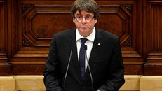 Đối diện nguy cơ bị khởi tố, Thủ hiến Catalan bỏ trốn