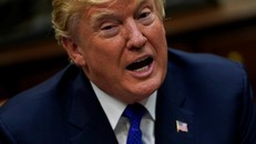 Thủ tướng Anh chỉ trích ông Trump vì đăng video chống Hồi giáo