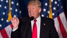 Ông Trump thách thức ‘nút hạt nhân’ của Chủ tịch Kim Jong-un