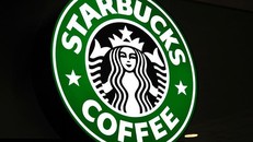 Starbucks sẽ đóng cửa các chi nhánh ở Mỹ sau bê bối phân biệt chủng tộc