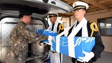 Máy bay Mỹ tới Triều Tiên để tiếp nhận hài cốt lính Mỹ