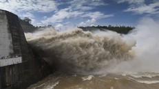 Thủy điện Hòa Bình, Sơn La, Tuyên Quang đồng loạt xả lũ do mưa lớn