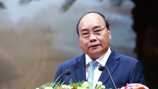 Thủ tướng: Công nhân giữ vai trò nòng cốt để nâng cao năng lực cạnh tranh quốc gia