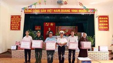 Mang quà Tết, tình cảm của đất liền đến với quân, dân đảo Trường Sa lớn