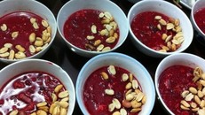 Ăn tiết canh giải đen cuối năm, quý ông mất mạng