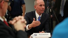 Giám đốc điều hành của Boeing Co, ông Dennis Muilenburg