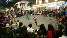 Kéo dài thời gian hoạt động tại phố đi bộ Hồ Gươm vào dịp nghỉ lễ 30/4