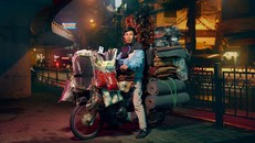 Tài xế xe máy và ‘thế giới phía yên sau’ dưới ống kính du khách Anh