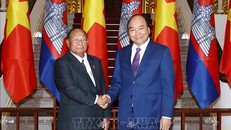Thủ tướng Nguyễn Xuân Phúc tiếp Chủ tịch Quốc hội Vương quốc Campuchia 