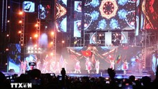 Tiết mục sôi động tại Lễ hội Ánh sáng.