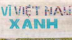 Màn xếp xe tạo nên thông điệp ý nghĩa “Vì Việt Nam Xanh” là tâm điểm của sự kiện Ngày Hội Xanh 2025. 