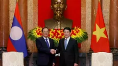 Ngày 17/4, tại Phủ Chủ tịch, Chủ tịch nước Lương Cường đã tiếp Thủ tướng Chính phủ nước Cộng hòa Dân chủ Nhân dân Lào Sonexay Siphandone nhân dịp Thủ tướng tham dự Hội nghị thượng đỉnh Diễn đàn Đối tác vì tăng trưởng xanh và mục tiêu toàn cầu (P4G) tại Hà Nội, từ ngày 15-17/4. Ảnh: Lâm Khánh/TTXVN