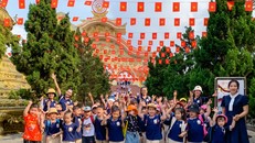 Các em học sinh được tận hưởng kì nghỉ ý nghĩa trong ngày kỉ niệm 50 năm Giải phóng miền Nam, thống nhất đất nước.