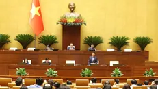 Quốc hội thảo luận tại hội trường. Ảnh: TTXVN