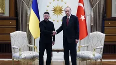 Tổng thống Thổ Nhĩ Kỳ Recep Tayyip Erdogan (phải) trong cuộc gặp người đồng cấp Ukraine Volodymyr Zelensky tại Ankara, ngày 15/5/2025. Ảnh: THX/TTXVN