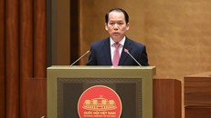 Chủ nhiệm Ủy ban Pháp luật và Tư pháp của Quốc hội Hoàng Thanh Tùng - Đại diện Ủy ban dự thảo sửa đổi, bổ sung một số điều của Hiến pháp năm 2013 trình bày Báo cáo giải trình, tiếp thu ý kiến về sửa đổi, bổ sung một số điều của Hiến pháp năm 2013. 