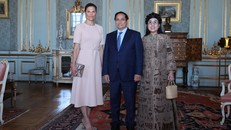 Hai nhà lãnh đạo nhất trí hai nước cần tăng cường hợp tác văn hóa, tổ chức các sự kiện giao lưu các ban nhạc của hai nước nhằm quảng bá văn hóa của nhau và tăng cường kết nối, giao lưu nhân dân. Ảnh: VGP/Nhật Bắc