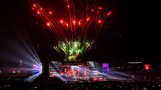 Hệ thống âm thanh, ánh sáng trong concert được đầu tư khủng. 