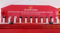Phó Thủ tướng thường trực Nguyễn Hoà Bình cùng các đại biểu bấm nút khởi công Khu phức hợp Du lịch và Đô thị Nghỉ dưỡng Làng Vân.