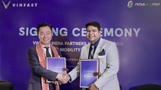 VinFast ký kết với Roadgrid để đẩy mạnh hạ tầng sạc và dịch vụ hậu mãi