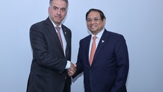 Thủ tướng Chính phủ Phạm Minh Chính hội kiến với Tổng thống Uruguay Yamandu Orsi. Ảnh: VGP/Nhật Bắc