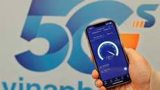 VinaPhone 5G tiên phong siêu tốc độ, sử dụng các thiết bị, công nghệ hiện đại nhất và mang lại tốc độ internet 5G nhanh nhất Việt Nam dựa trên băng tần ưu việt 3.700 - 3.800 Mhz