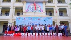 CLB Tình nguyện Vì cộng đồng Little Hearts tặng quà an sinh cho bà con tại xã Nga My