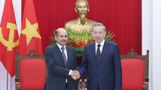 Tổng Bí thư Tô Lâm tiếp Đại sứ Ấn Độ tại Việt Nam Sandeep Arya. 