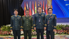 Đoàn Việt Nam tham dự AACC-22 tại Jakarta do Thiếu tướng Vũ Hồng Sơn, Tư lệnh Quân chủng Phòng không-Không quân, làm trưởng đoàn.