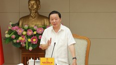 Phó Thủ tướng Trần Hồng Hà chủ trì cuộc họp cho ý kiến góp ý Dự thảo Luật Quy hoạch đô thị và nông thôn sửa đổi; Dự thảo Nghị quyết của Uỷ ban Thường vụ Quốc hội về phân loại đô thị và văn bản hướng dẫn. Ảnh: VGP/Minh Khôi