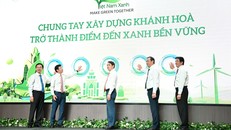 Nghi thức cam kết chung tay xây dựng Khánh Hòa trở thành điểm đến xanh toàn diện.