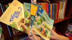 Hiện cả nước có ba bộ sách giáo khoa khác nhau và một số sách lẻ.