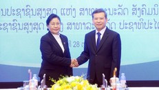 Chánh án Tòa án nhân dân tối cao Lê Minh Trí hội đàm với Chánh án Tòa án Nhân dân tối cao Lào Viengthong Siphandon.