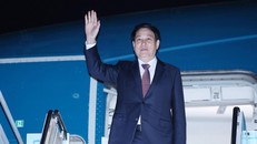 Chủ tịch nước Lương Cường rời sân bay Gimhae, kết thúc tốt đẹp chuyến tham dự Tuần lễ Cấp cao APEC lần thứ 32 và làm việc song phương tại Hàn Quốc. 