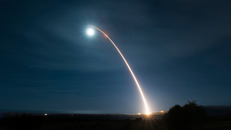 Vụ phóng thử tên lửa đạn đạo xuyên lục địa (ICBM) Minuteman III tại Căn cứ không quân Vandenberg, California, Mỹ ngày 5/2/2020.
