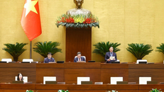 Phó Chủ tịch Quốc hội Nguyễn Khắc Định phát biểu.