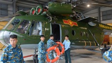 Trung đoàn Không quân 930 (Sư đoàn Không quân 372) đã chuẩn bị 2 máy bay sẵn sàng cất cánh.