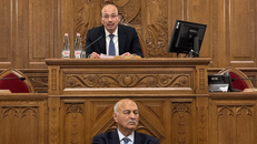 Đại sứ Bùi Lê Thái (hàng ghế trên) phát biểu tại Diễn đàn Chính trị Á-Âu lần thứ 6 tại Hungary. 