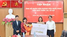 Đại diện Công ty Cổ phần Vega City (thành viên thuộc tập đoàn KDI) đã trao số tiền ủng hộ 1 tỷ đồng thông qua Ủy ban Mặt trận Tổ quốc Việt Nam tỉnh Khánh Hòa