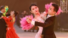 Chương trình gây ấn tượng không chỉ bởi quy mô mà còn bởi ngôn ngữ hình thể tinh tế, giàu cảm xúc. 