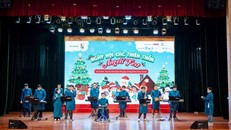 Tiết mục văn nghệ độc đáo trong phần khai mạc chương trình.