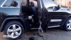 Xe ôtô bị hư hại sau vụ nổ loạt bộ đàm tại Baalbek, Liban.