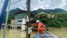 Khắc phục điện sau lũ.