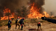 Cháy rừng ở Corinthia, Hy Lạp. Ảnh: Yannis Kolesidis/EPA.