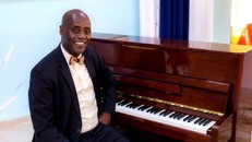 Nghệ sĩ dương cầm ươm mầm âm nhạc Ethiopia. Ảnh: Genaye Eshetu/Pharo Foundation