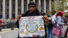 Giới trẻ Mỹ lo lắng về khủng hoảng khí hậu. Ảnh: Alex Kent/AFP/Getty Images