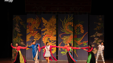 Vở chèo “Thị Mầu xuyên không” - tác phẩm được làm mới từ vở chèo kinh điển “Quan Âm Thị Kính” do các diễn viên Nhà hát Chèo Việt Nam thực hiện.